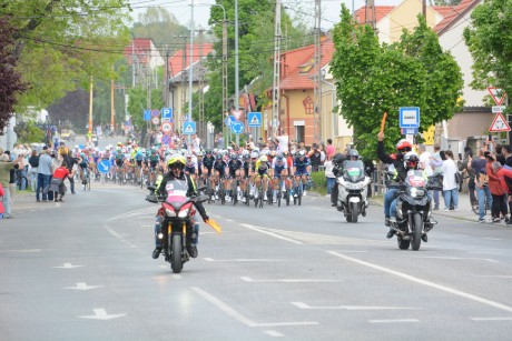 Nézze meg képeken, hogy haladt át a Giro mezőnye Székesfehérváron
